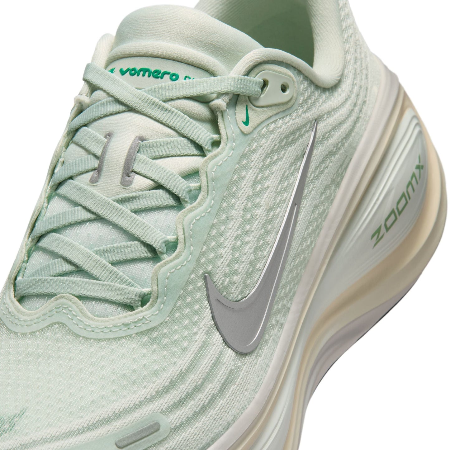 Vomero Plus - Women's